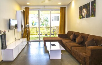 Zondela Inn Luxury Apartments Living Area