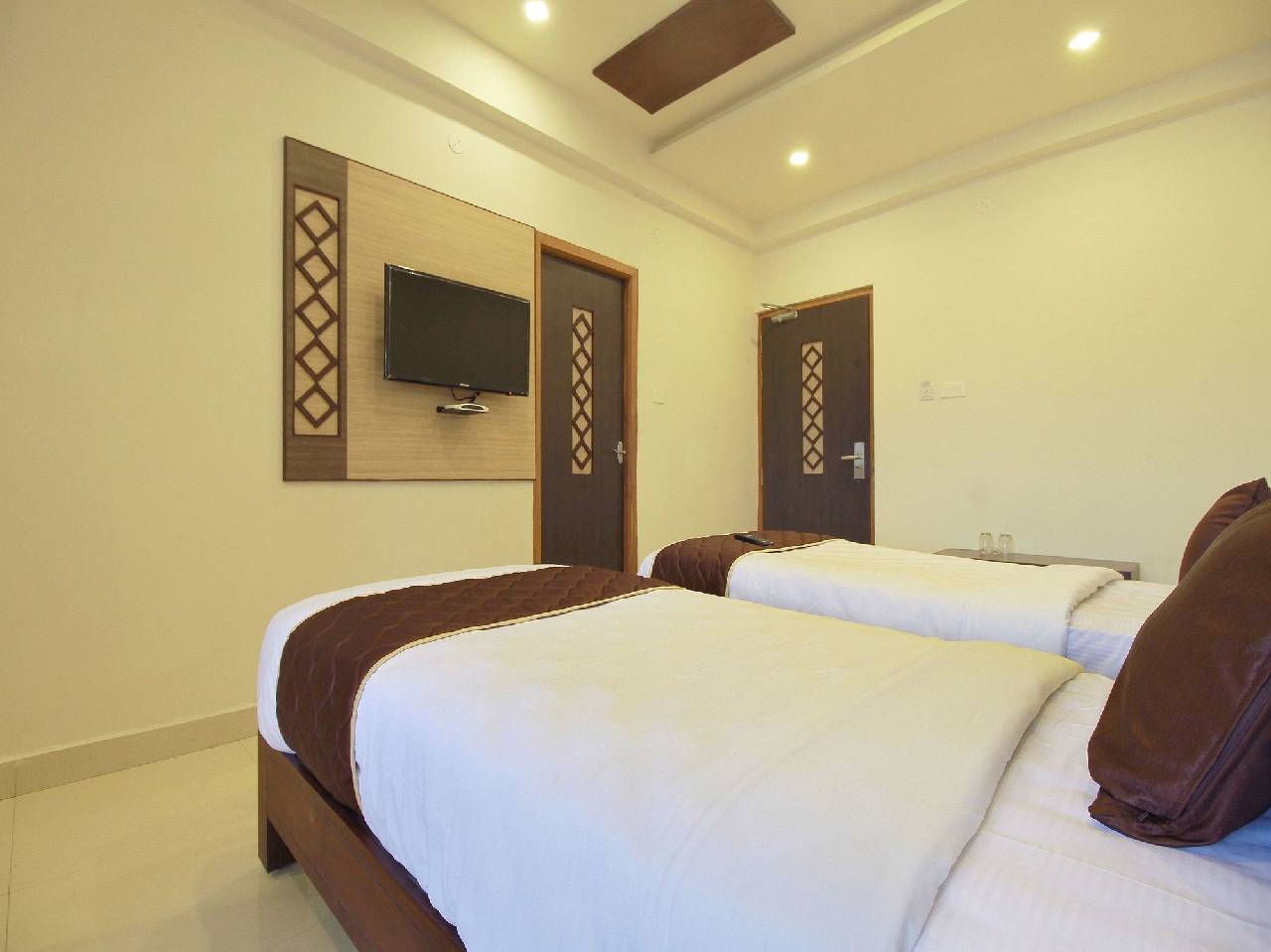 Oyo 11489 Pkn Classic Regency 