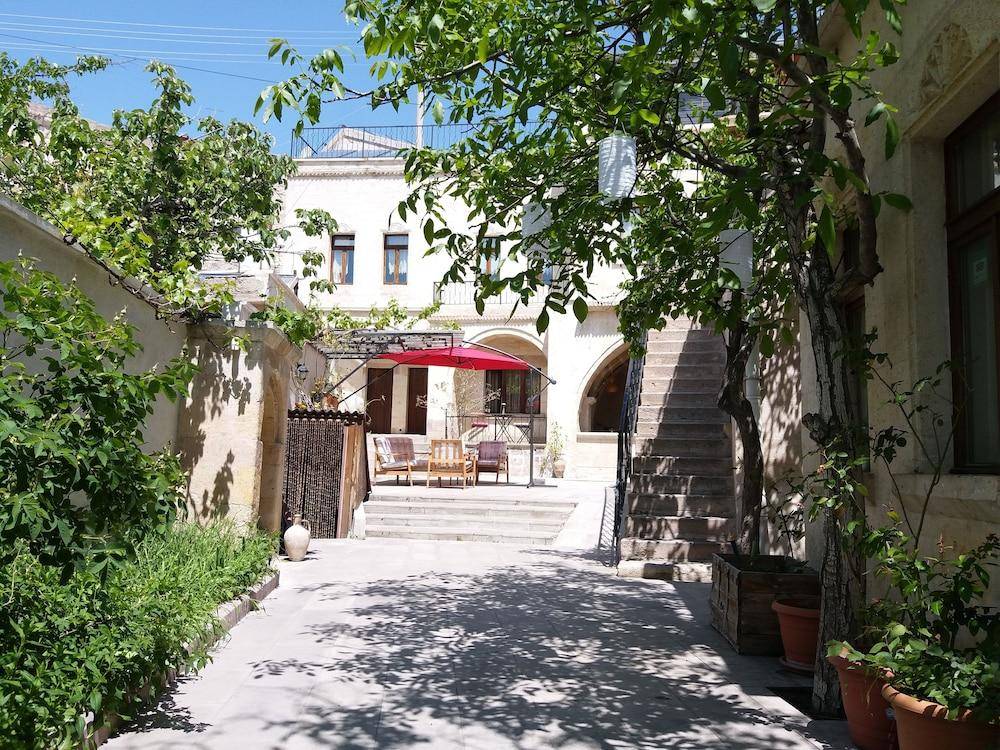 Karadut Cave Hotel 