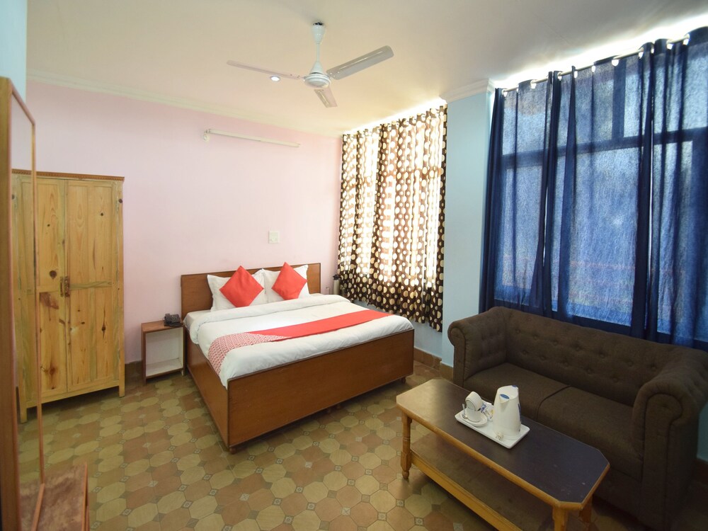 Oyo 7026 Highland Village Resort Guestroom