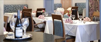 New Wilmington Hotel (نیو ویلمینگتون هتل) Restaurant