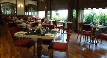 Regent Hotel Andheri (رجنت هتل آندهری) Dining