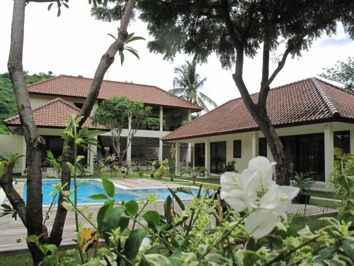 Mimpi Nyata & Dive Center 