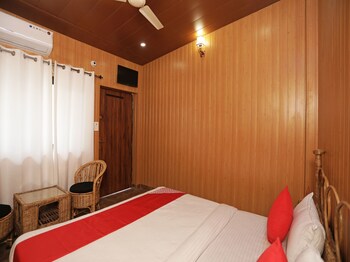 Oyo 12212 Ramanuj Cottage Guestroom