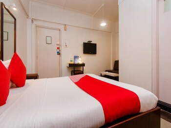 Oyo 635 West End Hotel Guestroom