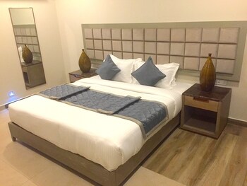 Rangers Hotel Guestroom