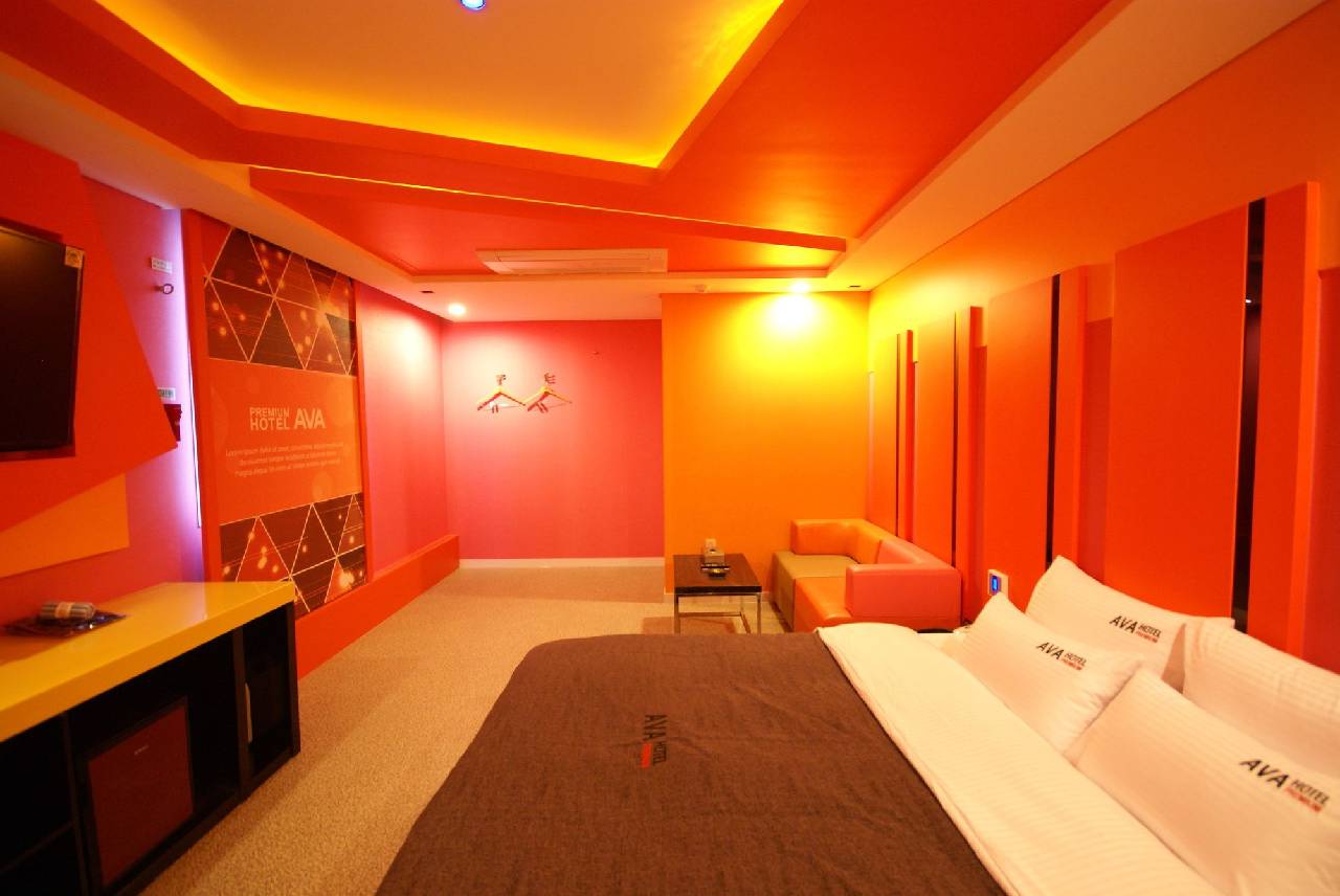 Ava Hotel Changwon (آوا هتل چانگوون) 