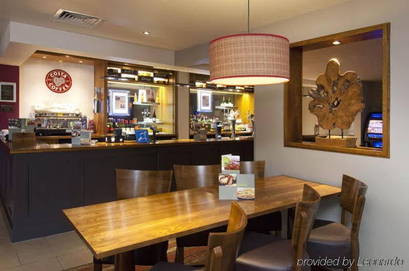 Premier Inn Bristol Cribbs Causeway 