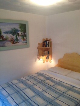 Herbivorian House Guestroom