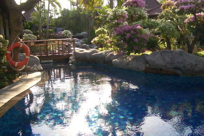 Parigata Spa Villas Pool