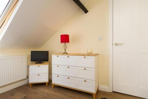 Lake Road Apartment 