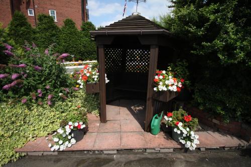 Meadows Way Guest House 