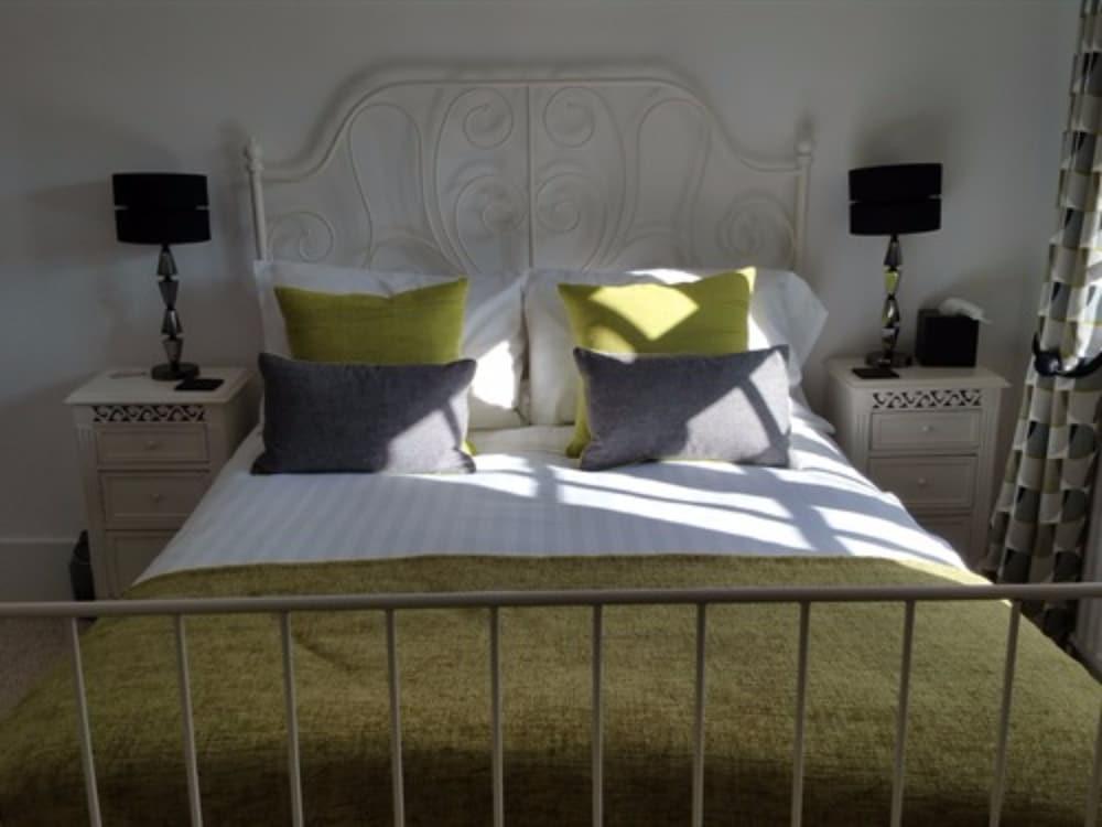 Woodleys Farm House 