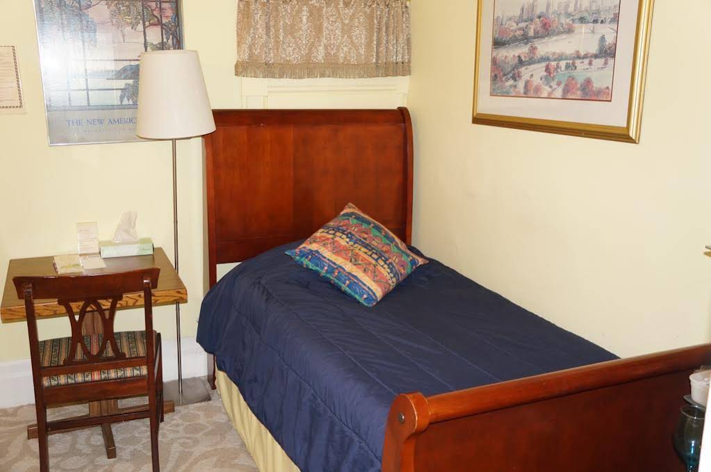 463 Beacon Street Guest House 