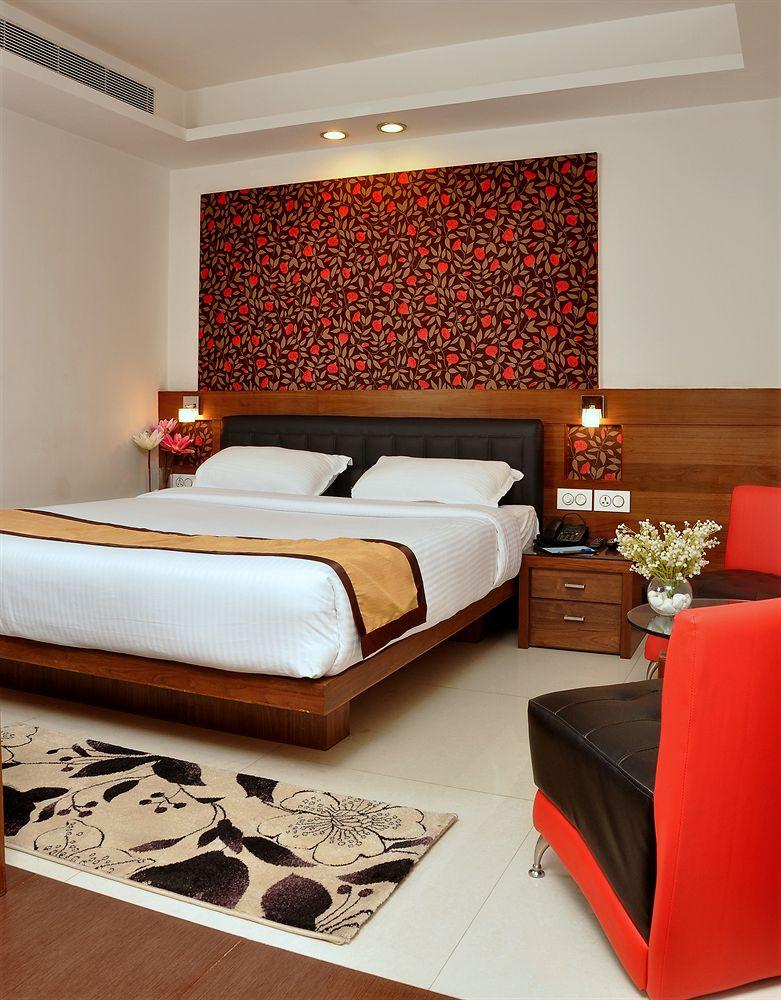 Niharika Hotel 