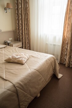 Rus Hotel Guestroom
