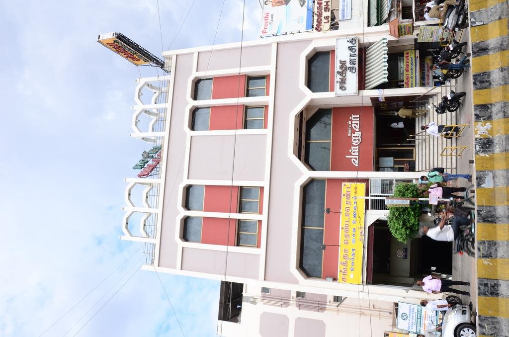 Hotel Valluvar 