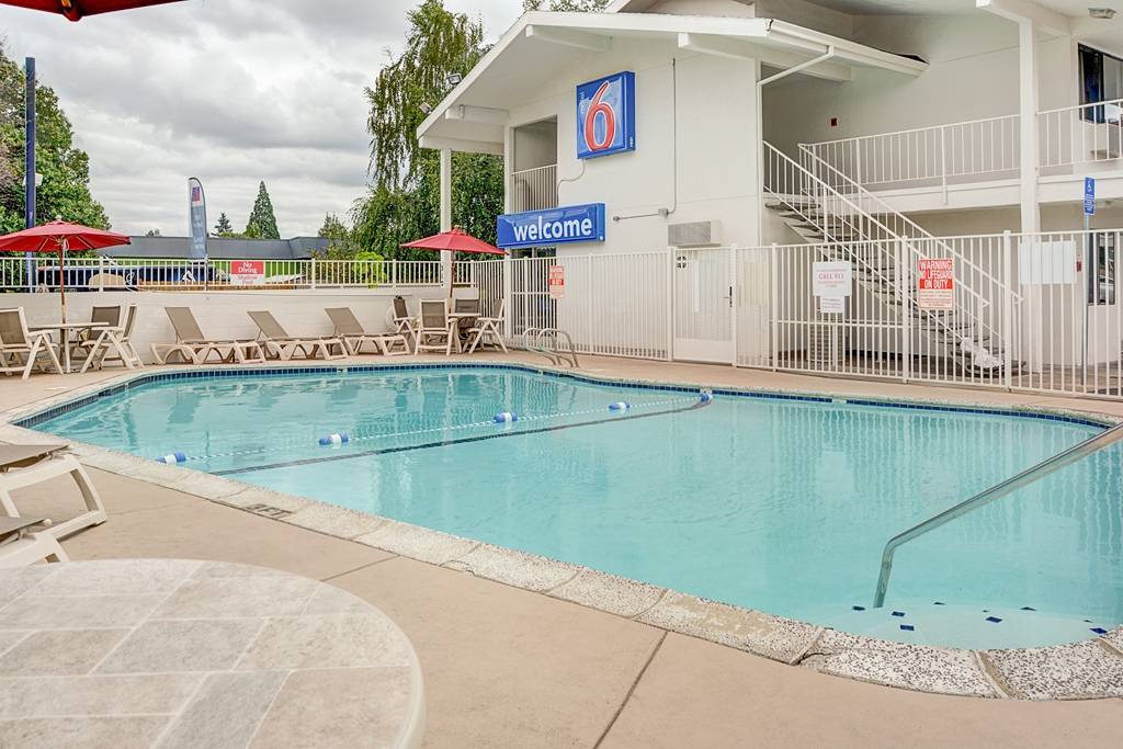 () pool  () pool