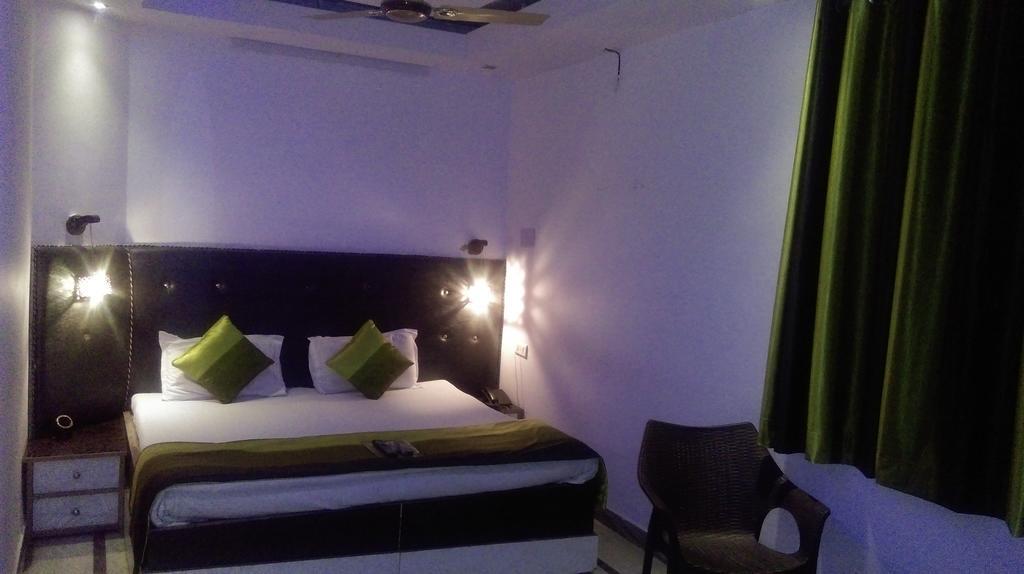 Hotel Akash Continental 
