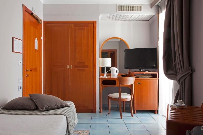 Beauty Farm Villa Luisa (بیوتی فارم ویلا لویسا) Room