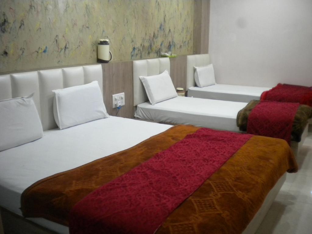 Hotel Aamantran Avenue 