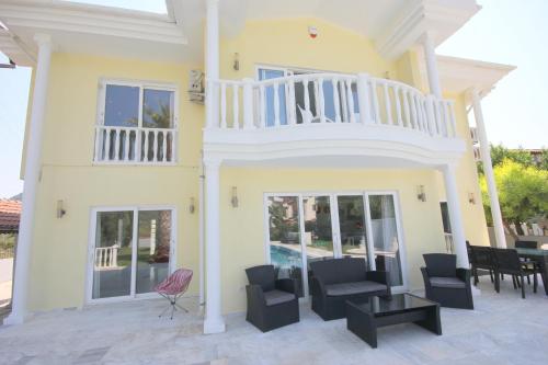 Villa Hollywood 
