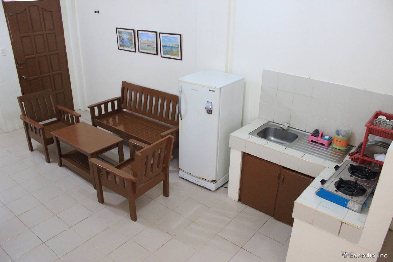Coron Village Lodge 
