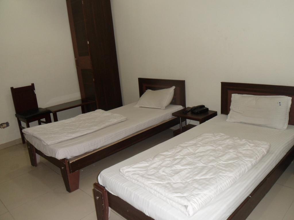 Hotel Almond Inn 