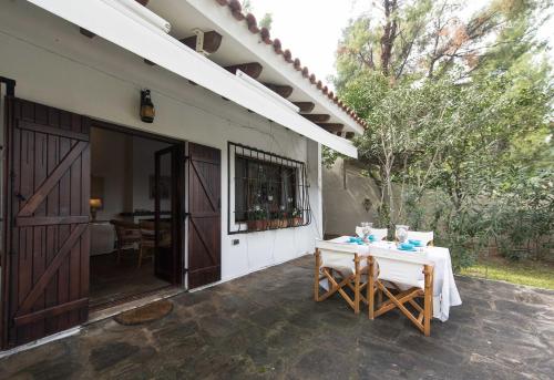 Sani Cottage 