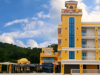 Sunlight Guest Hotel Coron Hotel Front