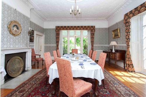 Hollybank House 
