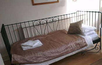 Pearl Court Guesthouse 
