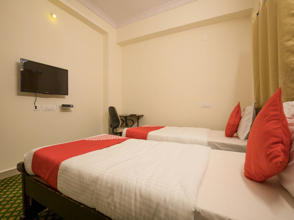 Oyo 13162 Swiss Legrand Guestroom