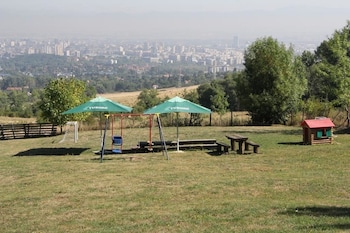 Hotel Restaurant Chairite (هتل رستاورانت چیریت) Garden