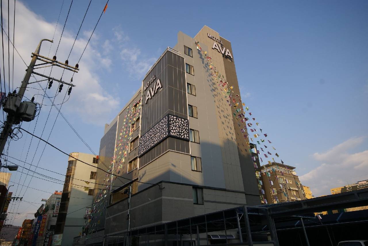 Ava Hotel Changwon (آوا هتل چانگوون) 