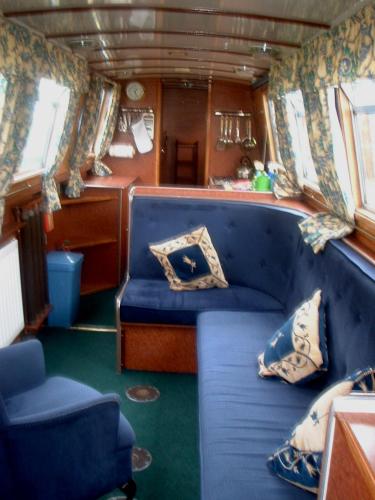 Lillian Ginger 8 Berth 