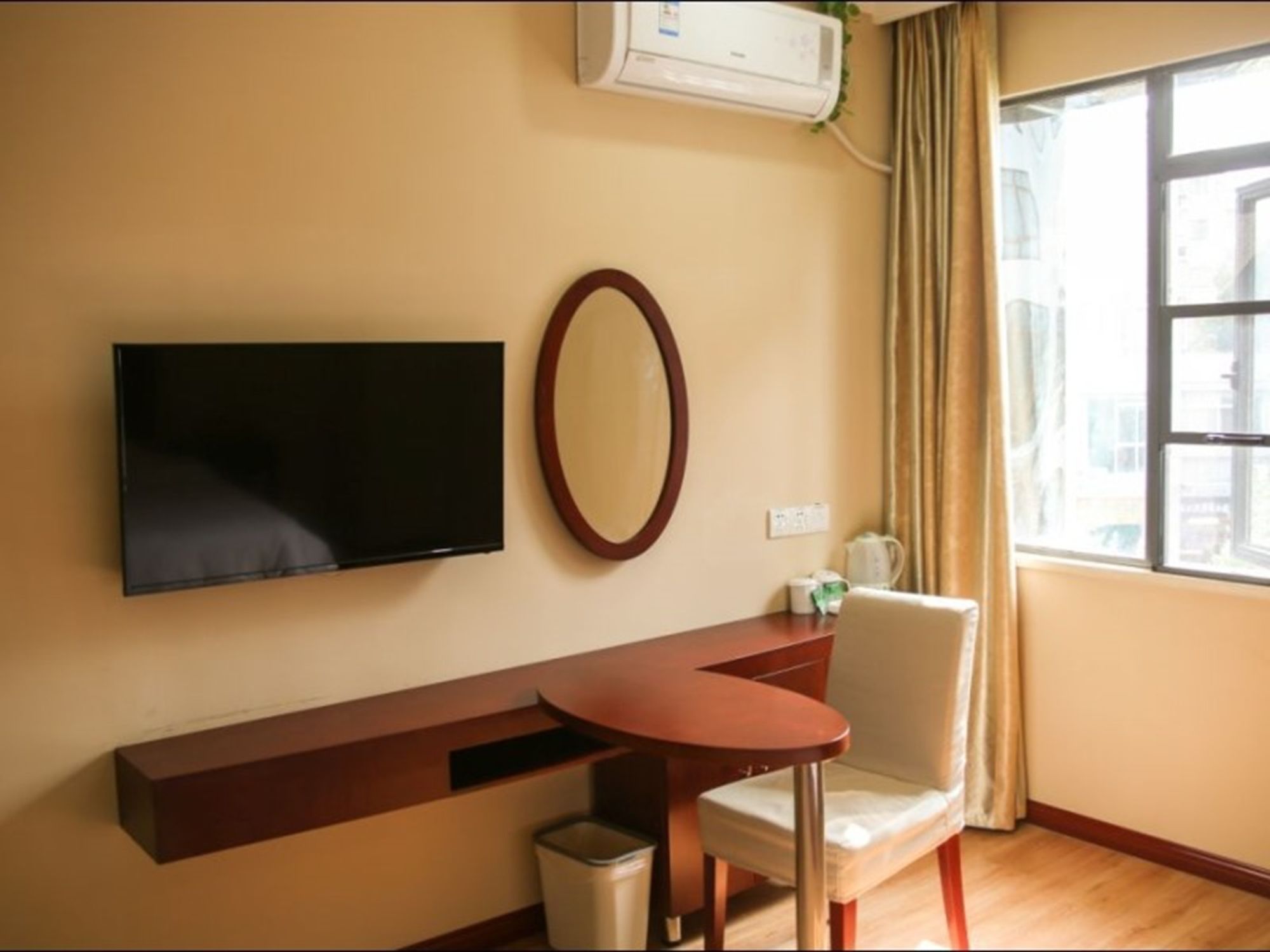 Book Hanting Hotel Jurong West Huarong Road With Tajawal -