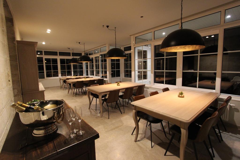 Au Petit Château (آو پتیت چâتیو) 