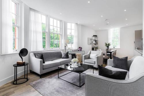 Stylish 2 Bed 2 Bath Flat Next To Battersea Park (استیلیش ۲ بد ۲ بات فلت نکست تو باترسی پارك) 