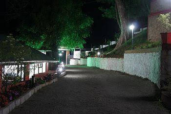 Misty Courtyard Resort Bungalow 