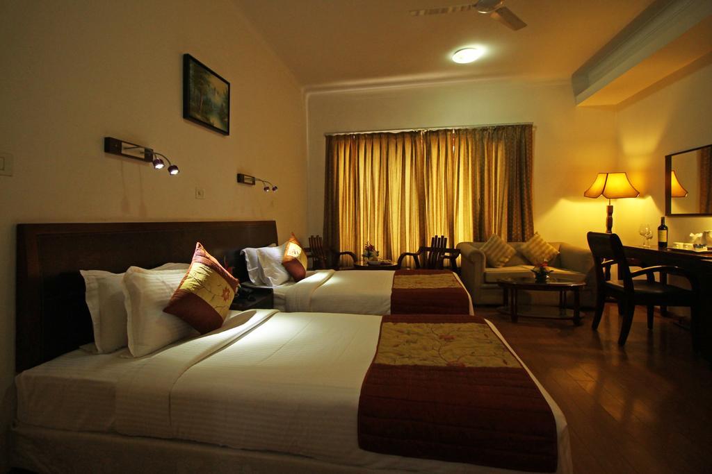 Mint Sarojville Suites 