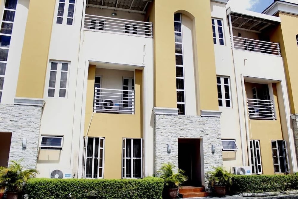 Aden 360 Apartments By Intra