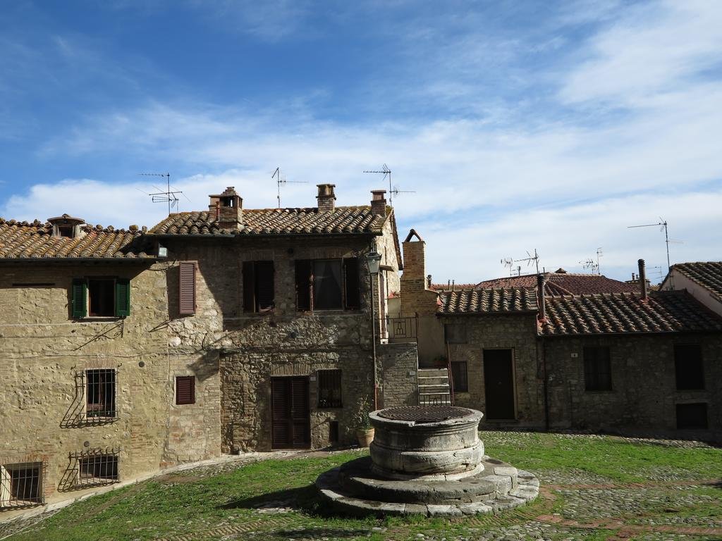 Le Pietre Antiche (ل پیتر آنتیچ) 