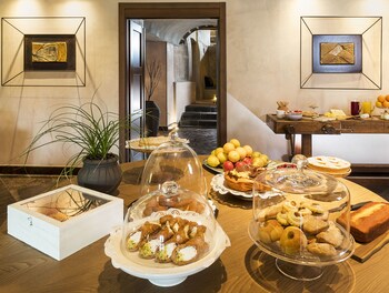 Relais San Giuliano Dining