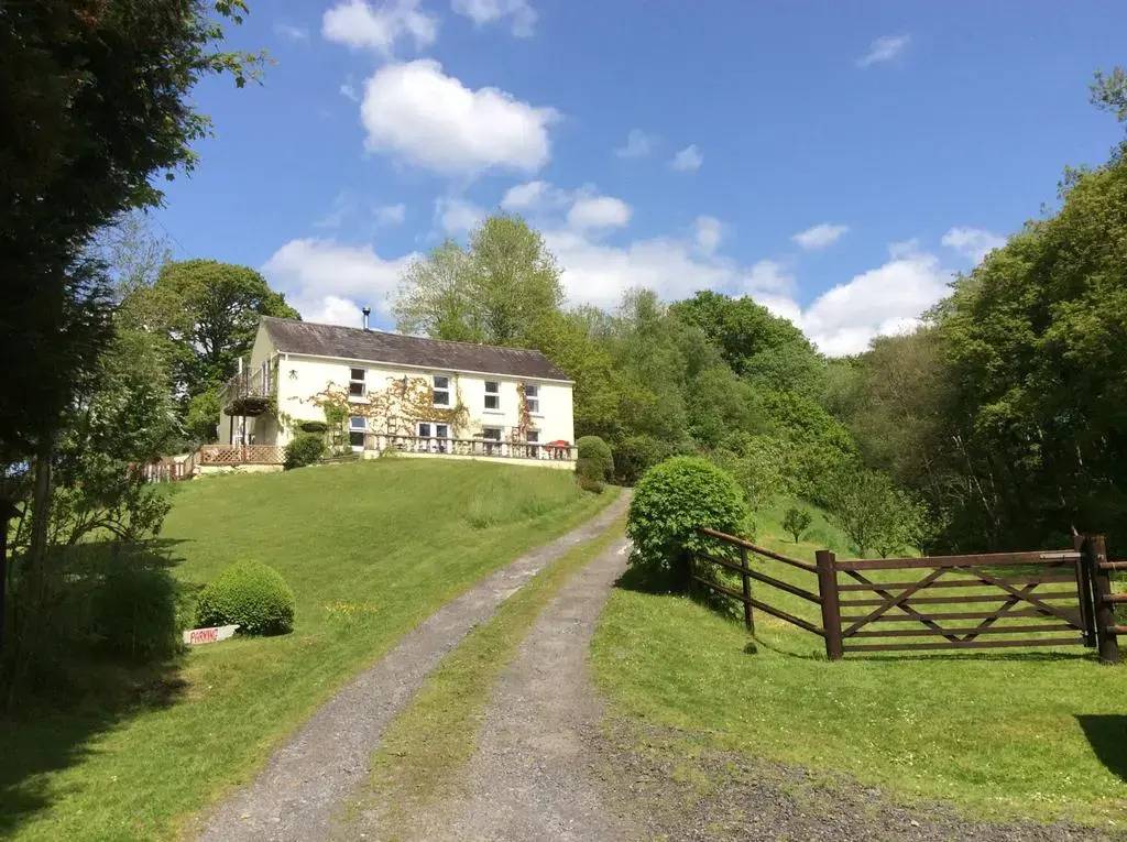Y Neuadd Country House B&b 