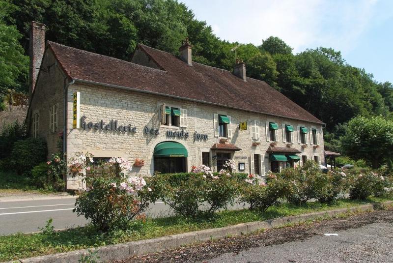 Hostellerie des Monts Jura | Pannessières Hotels