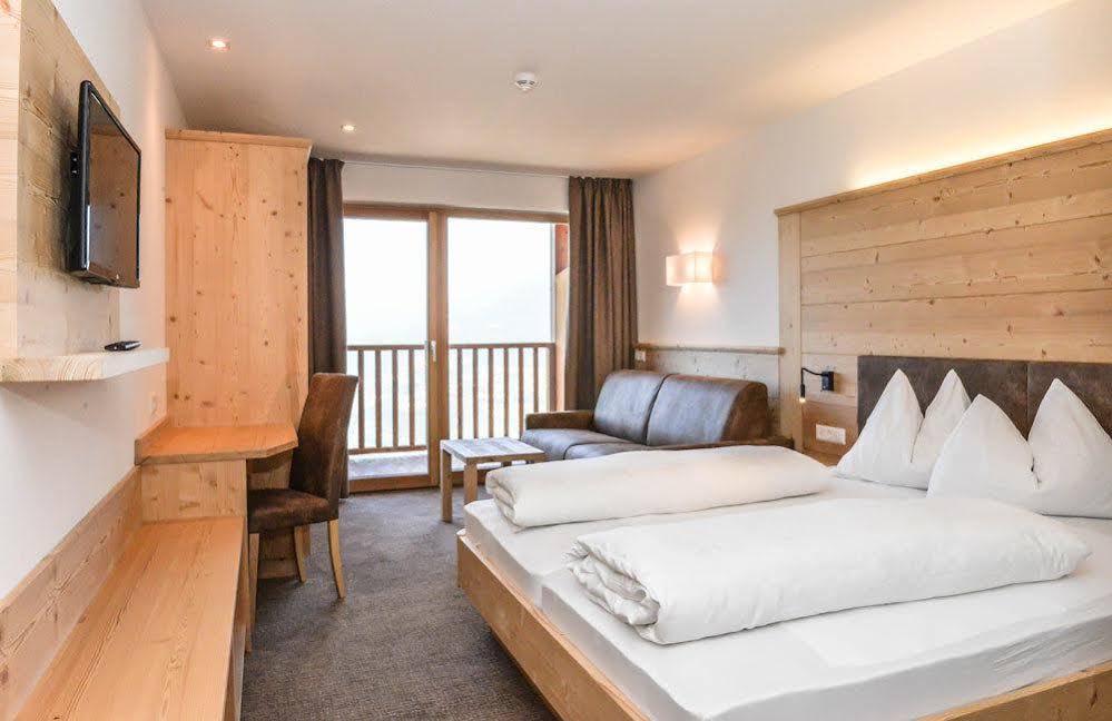 Hotel Fernblick (هتل فرنبلیک) 