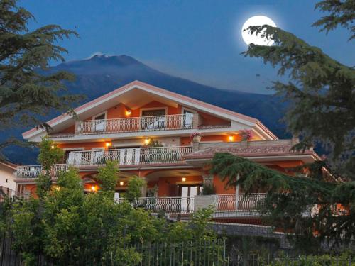 Etna Royal View 