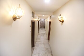 Hotel Al Moazin Hallway