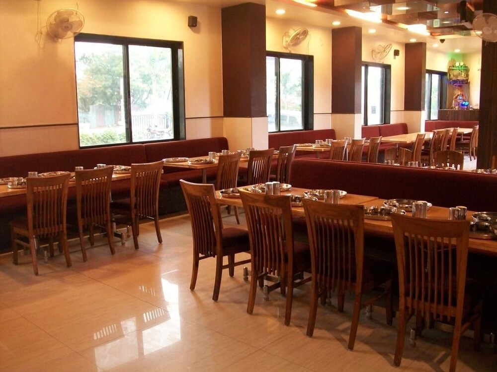 Hotel Yashraj Inn Restaurant